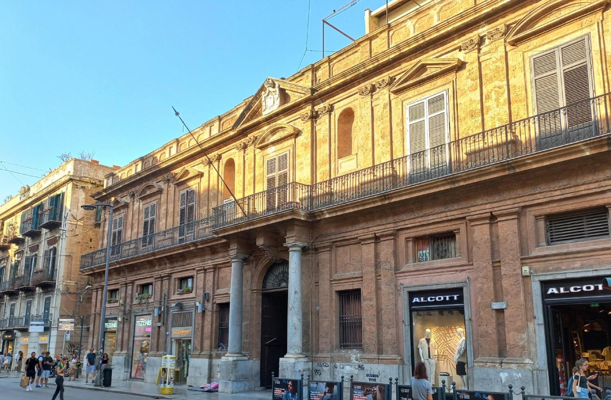 Al Palazzo Del Principe Al Massimo Apartment Palermo Exterior photo
